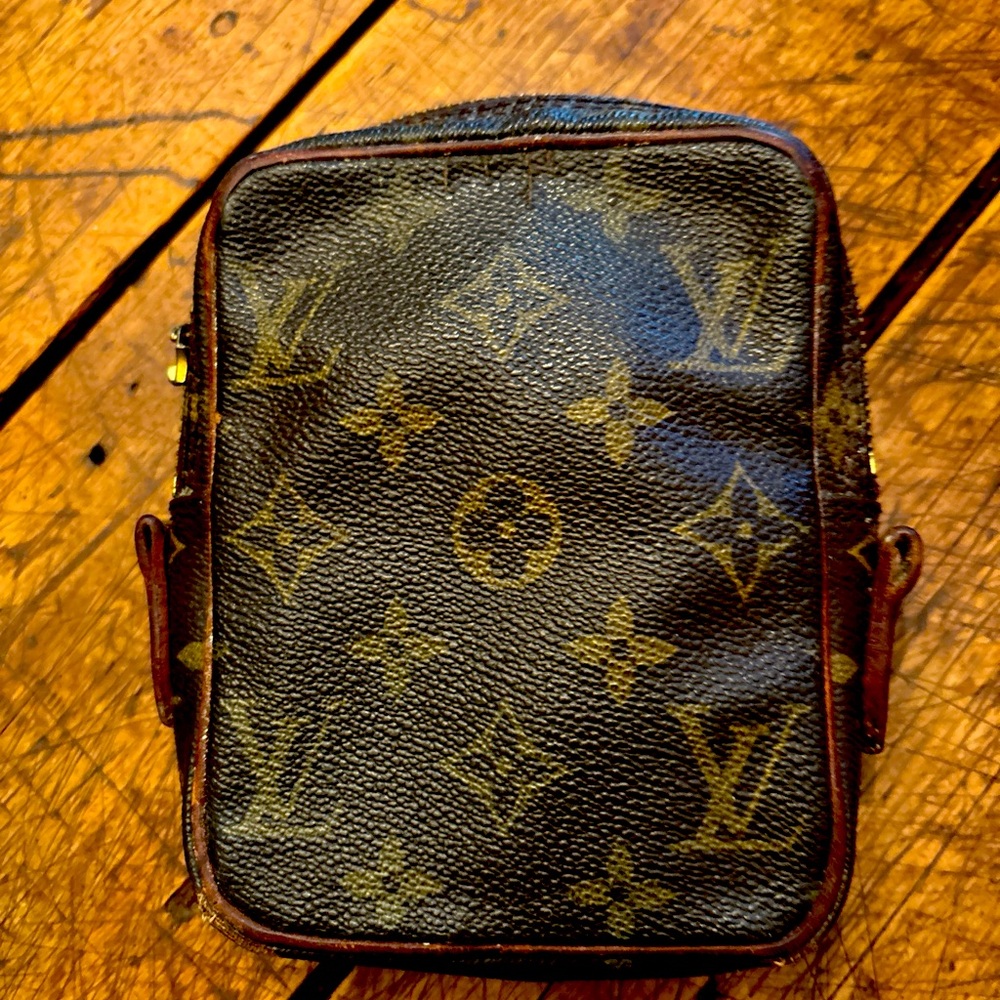 Louis Vuitton Small Bag or Pouch missing strap, flaws